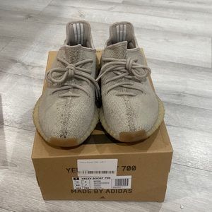 Yeezy boost 700